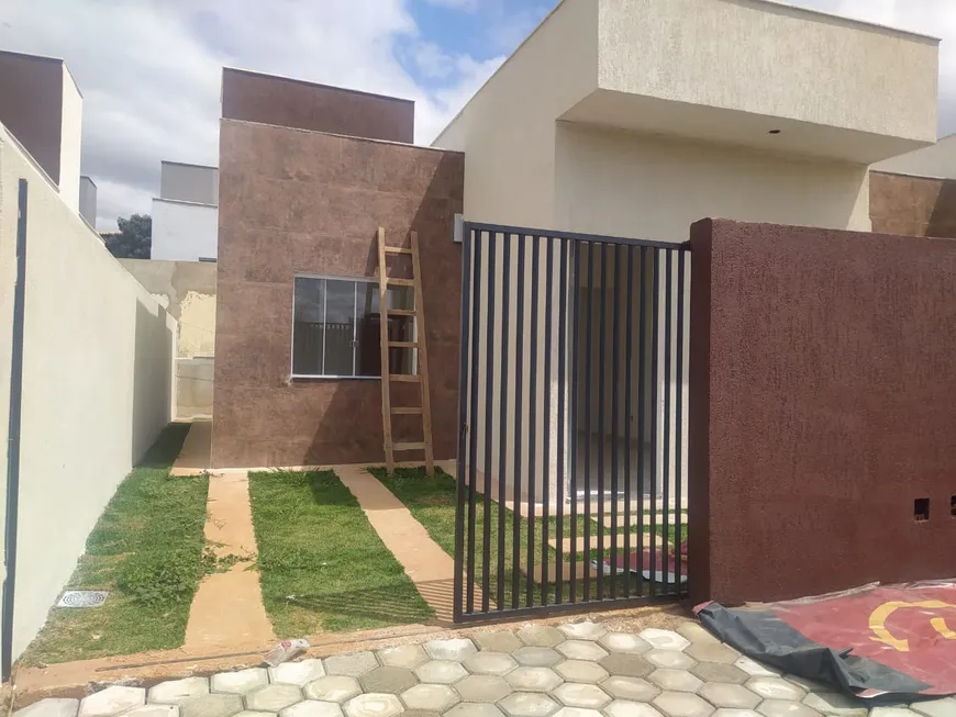 Foto 1 de Casa com 2 Quartos à venda, 57m² em Jardim Encantado, São José da Lapa