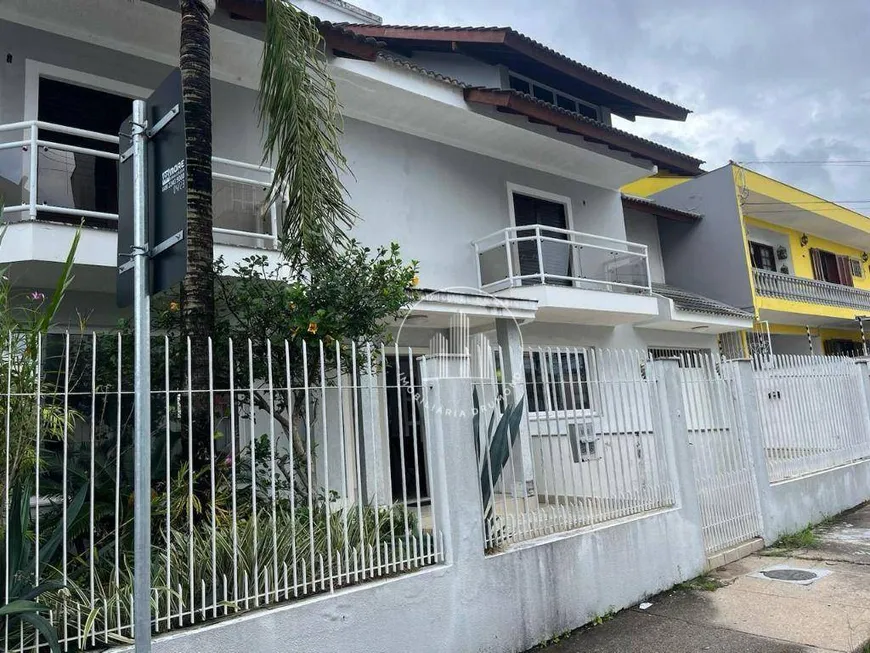 Foto 1 de Casa com 6 Quartos à venda, 258m² em Estreito, Florianópolis