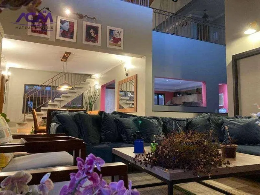 Foto 1 de Casa de Condomínio com 3 Quartos à venda, 350m² em Moinho Velho, Cotia