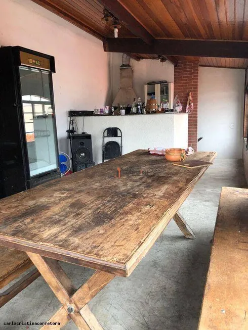 Foto 1 de Sobrado com 3 Quartos à venda, 194m² em Vila Industrial, Mogi das Cruzes