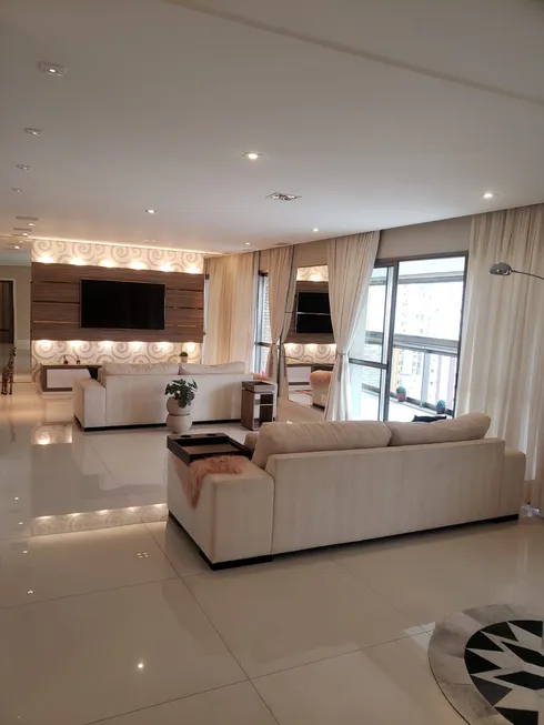 Foto 1 de Apartamento com 3 Quartos à venda, 225m² em Vila Suzana, São Paulo