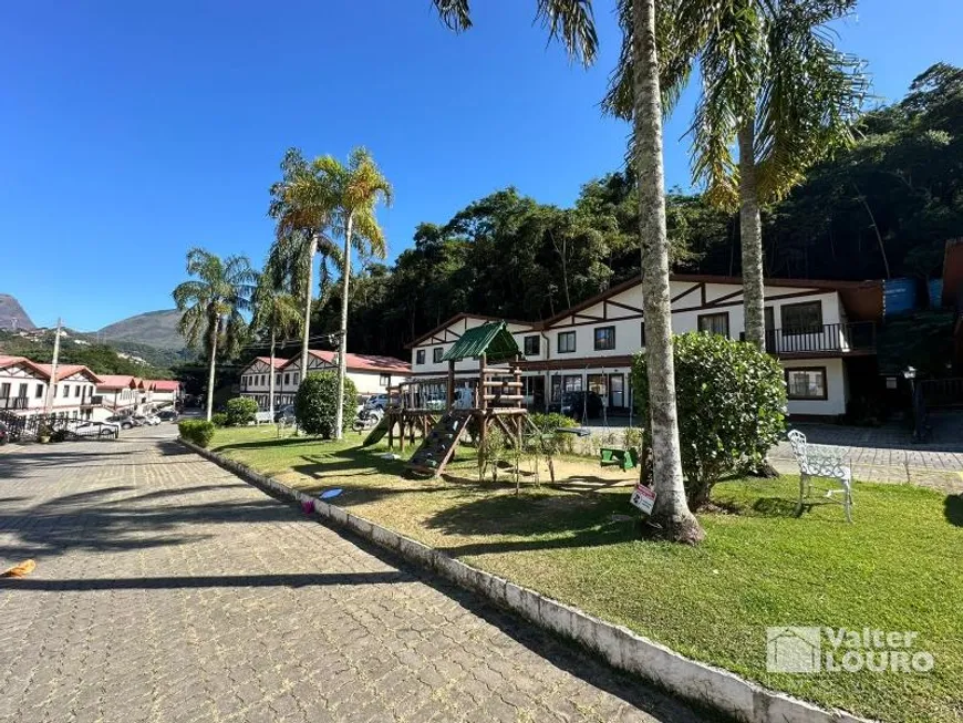 Foto 1 de Apartamento com 2 Quartos à venda, 59m² em Samambaia, Petrópolis