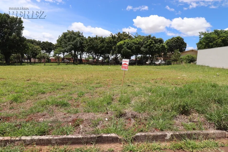 Foto 1 de Lote/Terreno à venda, 250m² em Conjunto Farid Libos, Londrina