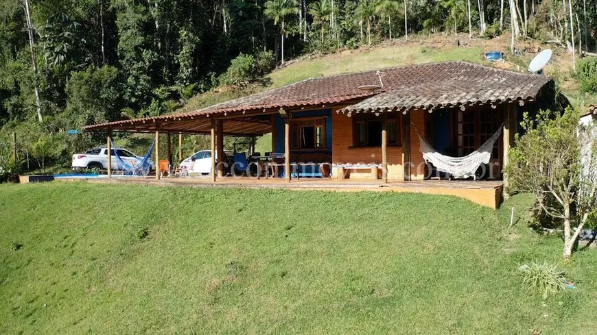 Foto 1 de Fazenda/Sítio com 3 Quartos à venda, 170m² em Zona Rural, Domingos Martins