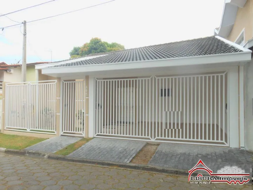 Foto 1 de Casa com 3 Quartos para alugar, 250m² em Jardim Siesta, Jacareí