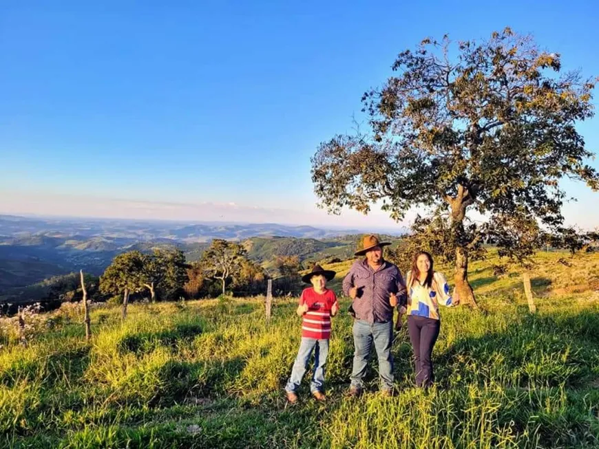 Foto 1 de Fazenda/Sítio à venda, 20000m² em Centro, Poço Fundo