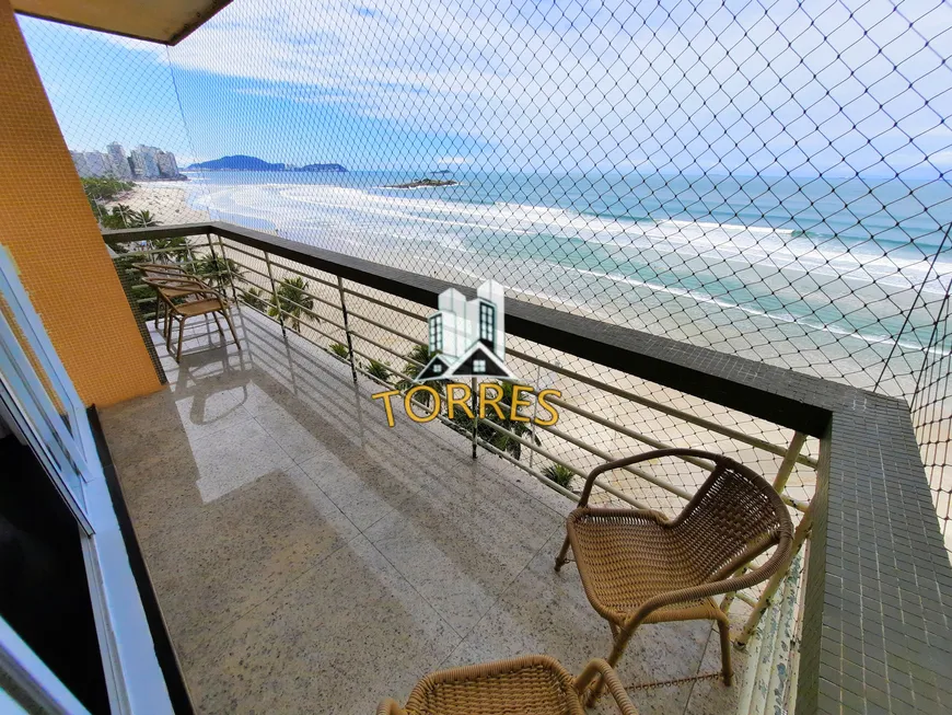 Foto 1 de Apartamento com 4 Quartos à venda, 150m² em Praia das Pitangueiras, Guarujá