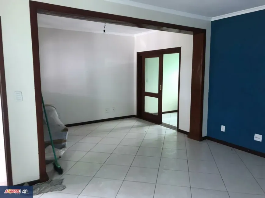 Foto 1 de Sobrado com 3 Quartos à venda, 145m² em Vila Galvão, Guarulhos