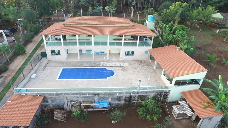 Foto 1 de Fazenda/Sítio com 4 Quartos à venda, 560m² em Area Rural de Uberlandia, Uberlândia