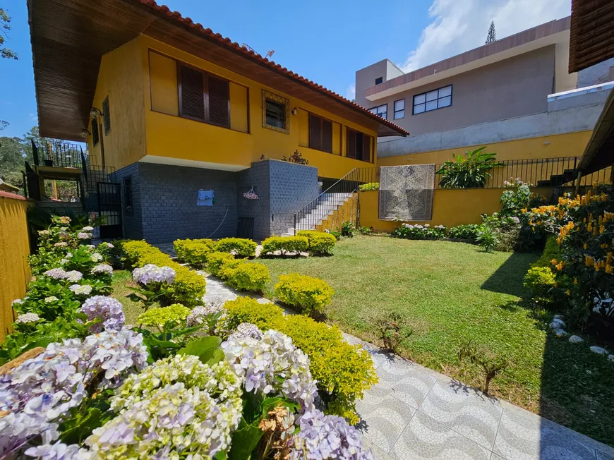 Foto 1 de Casa com 5 Quartos à venda, 200m² em Iúcas, Teresópolis