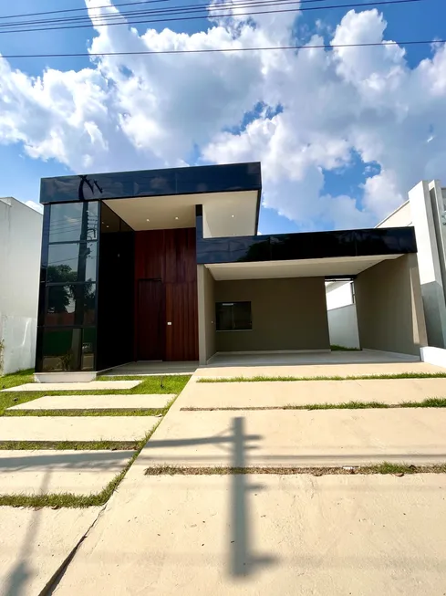 Foto 1 de Casa de Condomínio com 3 Quartos à venda, 270m² em Ponta Negra, Manaus