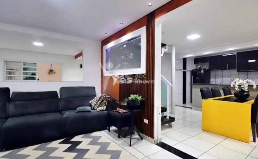 Foto 1 de Casa com 2 Quartos à venda, 90m² em Campestre, Santo André