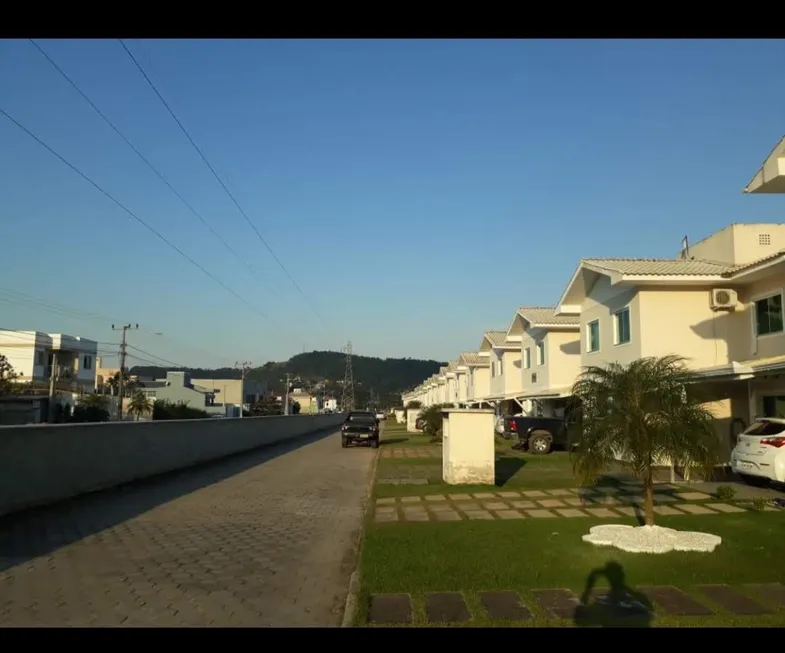 Foto 1 de Casa de Condomínio com 2 Quartos à venda, 60m² em Forquilhinhas, São José