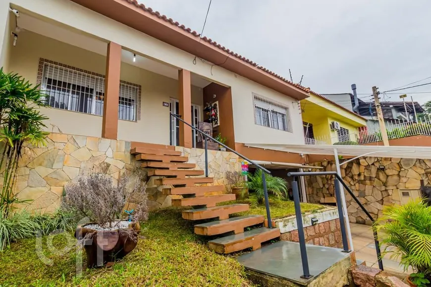 Foto 1 de Casa de Condomínio com 3 Quartos à venda, 208m² em Jardim do Salso, Porto Alegre