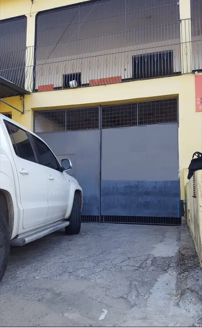 Foto 1 de Galpão/Depósito/Armazém para alugar, 216m² em Dias Macedo, Fortaleza