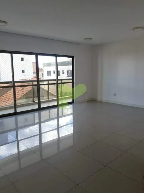 Foto 1 de Apartamento com 3 Quartos para alugar, 145m² em Praia do Pecado, Macaé