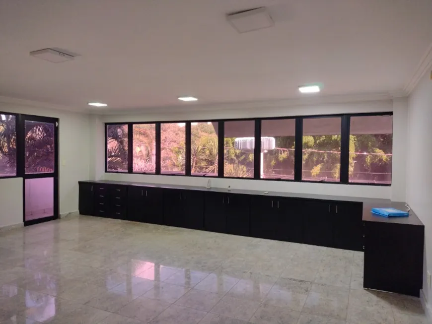 Foto 1 de Sala Comercial para alugar, 105m² em Zona Industrial, Brasília