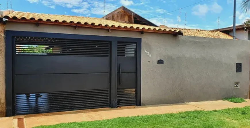 Foto 1 de Casa com 2 Quartos à venda, 220m² em Monte Verde, Florianópolis