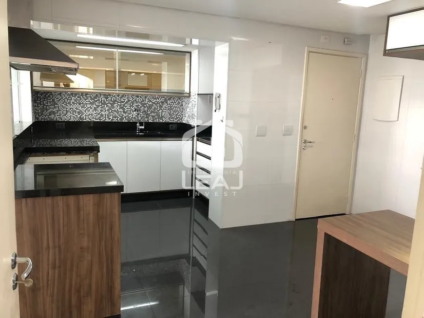 Foto 1 de Apartamento com 3 Quartos para venda ou aluguel, 244m² em Vila Suzana, São Paulo