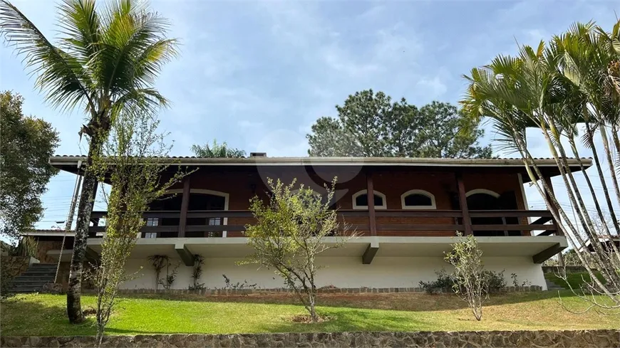 Foto 1 de Fazenda/Sítio com 4 Quartos à venda, 389m² em Jardim Estancia Brasil, Atibaia