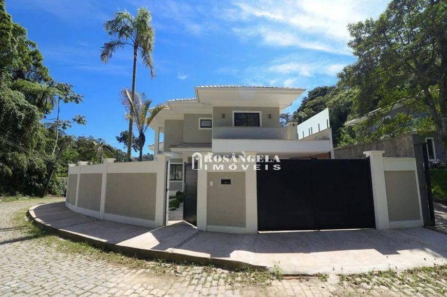 Foto 1 de Casa com 3 Quartos à venda, 245m² em Granja Comary, Teresópolis