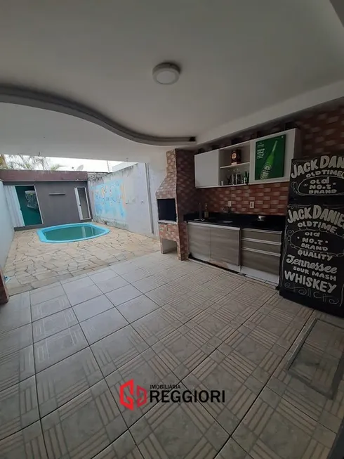 Foto 1 de Sobrado com 3 Quartos à venda, 140m² em Centro, Camboriú