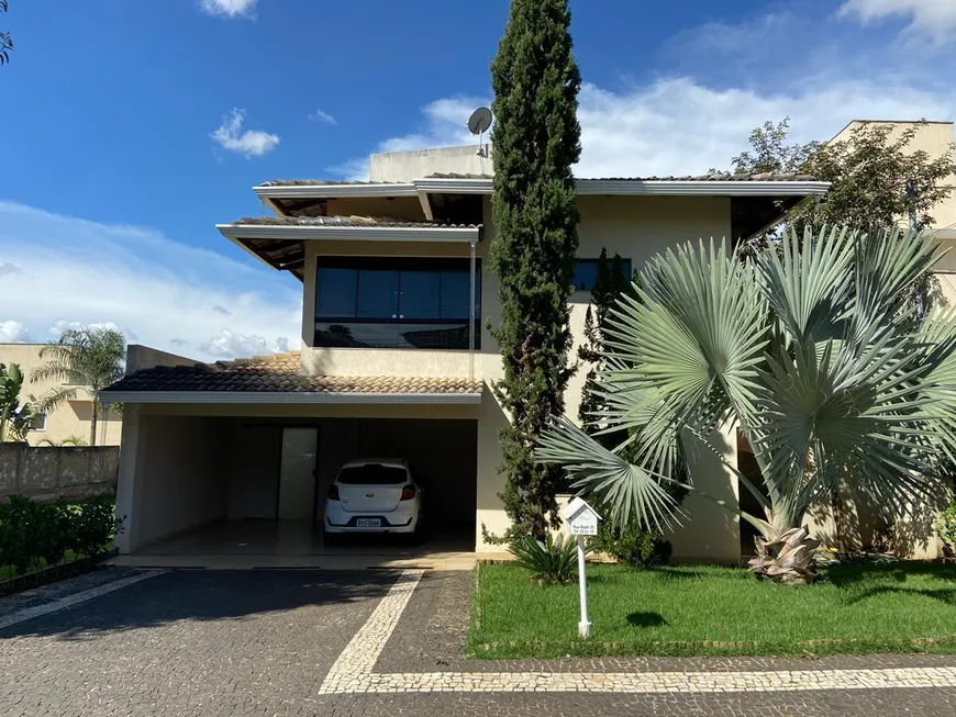 Foto 1 de Casa de Condomínio com 5 Quartos à venda, 250m² em Jardins Madri, Goiânia