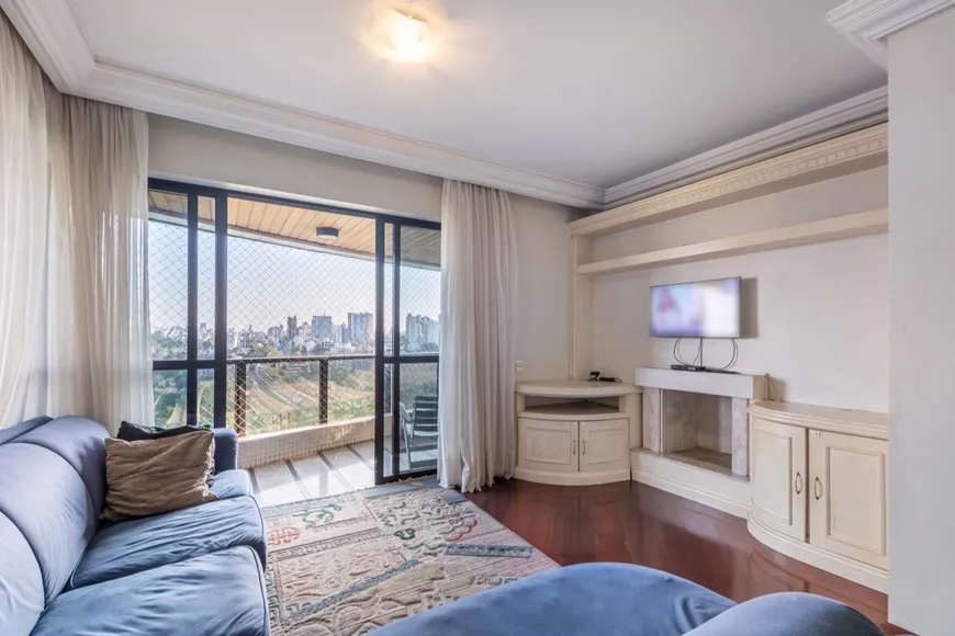 Foto 1 de Apartamento com 3 Quartos à venda, 131m² em Cabral, Curitiba