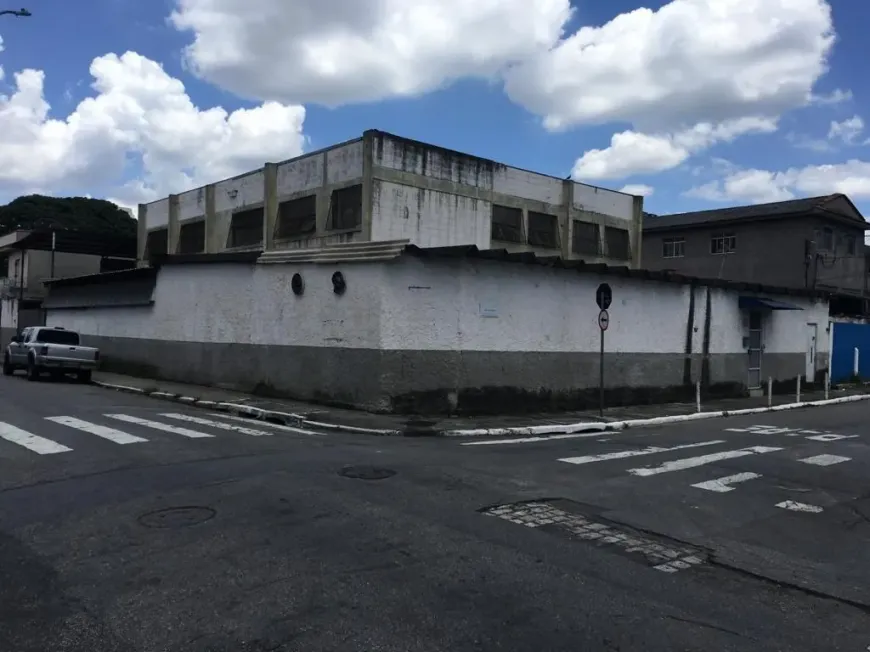 Foto 1 de Galpão/Depósito/Armazém para alugar, 700m² em Vila Palmeiras, São Paulo