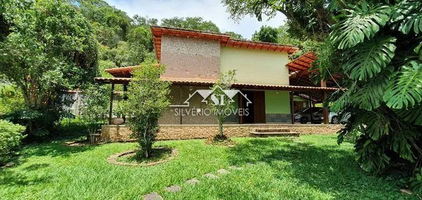 Foto 1 de Fazenda/Sítio com 3 Quartos à venda, 390m² em Itaipava, Petrópolis