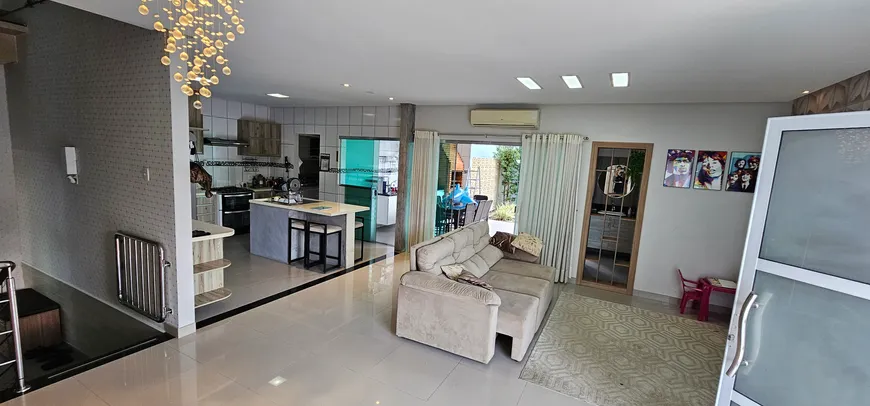 Foto 1 de Casa de Condomínio com 4 Quartos à venda, 306m² em Ponta Negra, Manaus