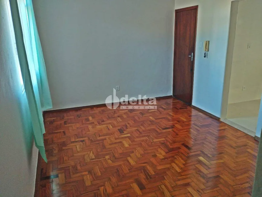 Foto 1 de Apartamento com 3 Quartos para alugar, 62m² em Lidice, Uberlândia