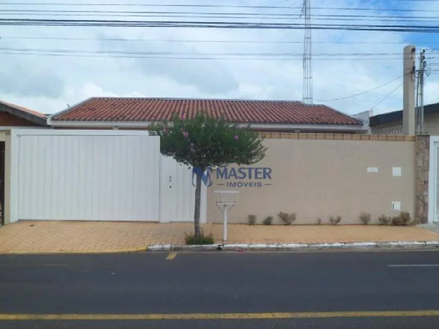 Foto 1 de Casa com 3 Quartos para venda ou aluguel, 220m² em Santa Tereza, Marília