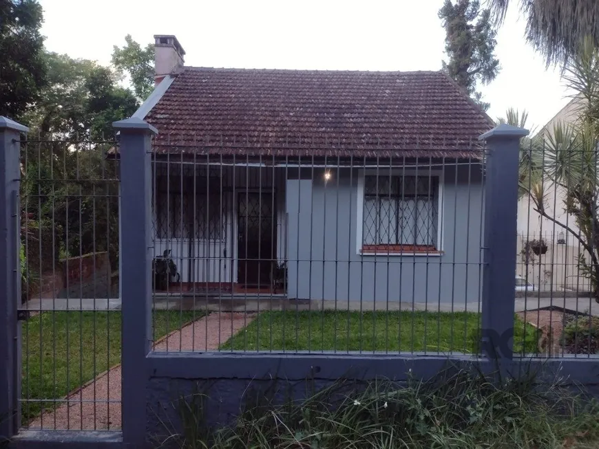 Foto 1 de Casa com 2 Quartos para alugar, 166m² em Teresópolis, Porto Alegre