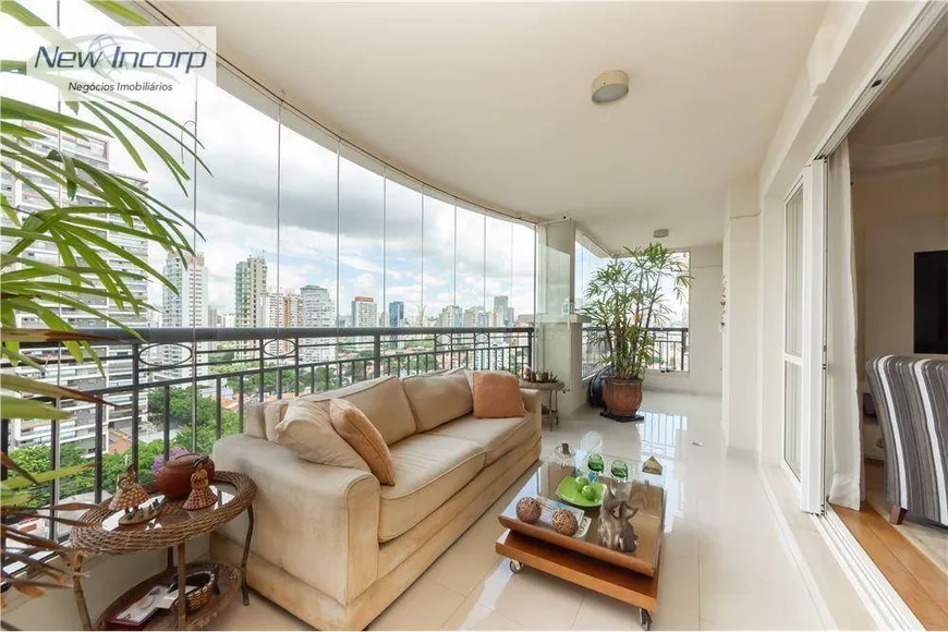 Foto 1 de Apartamento com 4 Quartos à venda, 198m² em Brooklin, São Paulo