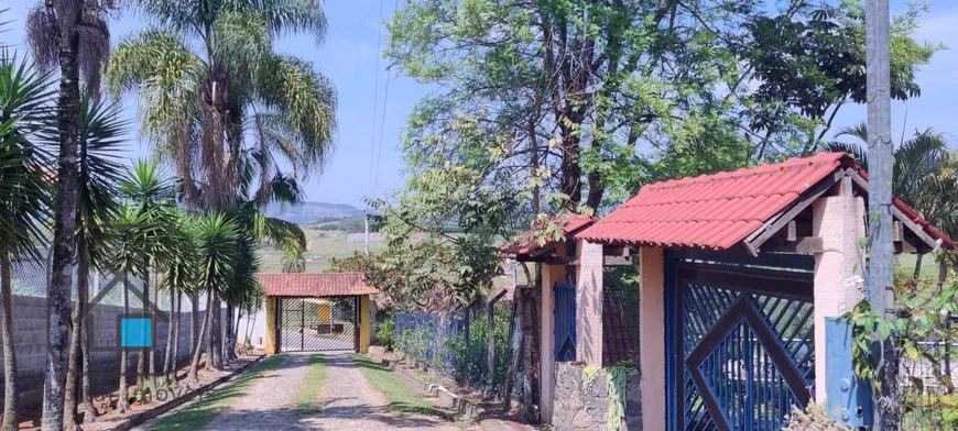 Foto 1 de Fazenda/Sítio com 4 Quartos à venda, 3000m² em Maracatú, Guararema