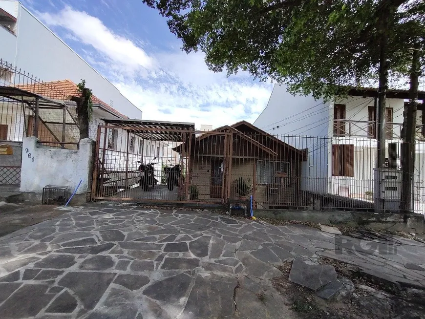 Foto 1 de Lote/Terreno à venda, 251m² em Teresópolis, Porto Alegre