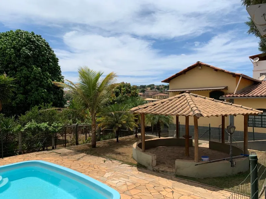 Foto 1 de Fazenda/Sítio com 3 Quartos à venda, 1800m² em Bom Jesus, Matozinhos