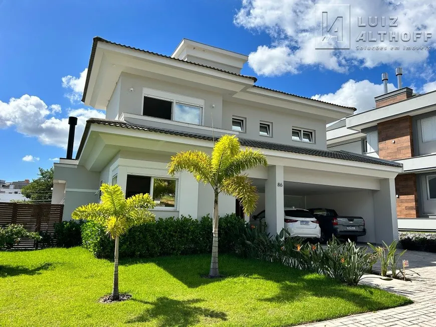 Foto 1 de Casa de Condomínio com 4 Quartos à venda, 275m² em Cidade Universitaria Pedra Branca, Palhoça