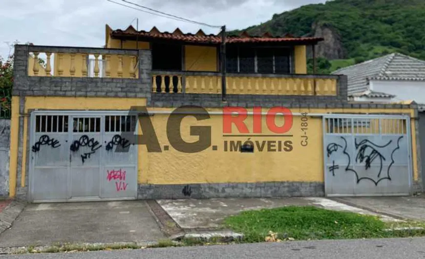 Foto 1 de Casa com 3 Quartos à venda, 418m² em Praça Seca, Rio de Janeiro