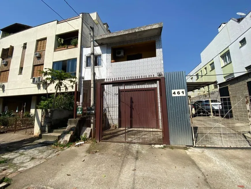 Foto 1 de Casa com 5 Quartos à venda, 250m² em Jardim São Pedro, Porto Alegre