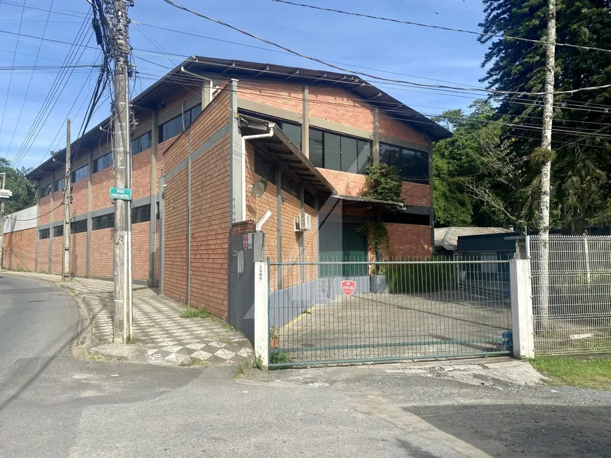 Foto 1 de Galpão/Depósito/Armazém para alugar, 1000m² em Velha Central, Blumenau
