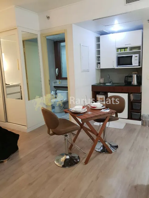 Foto 1 de Flat com 1 Quarto para alugar, 30m² em Moema, São Paulo