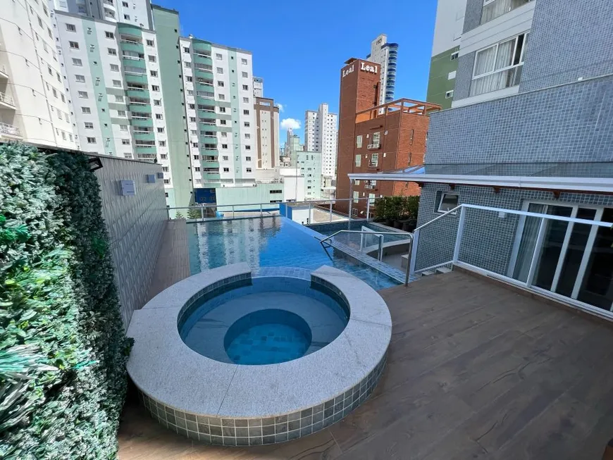 Foto 1 de Apartamento com 3 Quartos à venda, 350m² em Centro, Balneário Camboriú