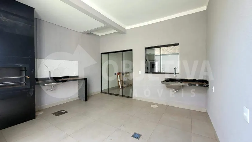 Foto 1 de Casa com 3 Quartos à venda, 119m² em Novo Mundo, Uberlândia