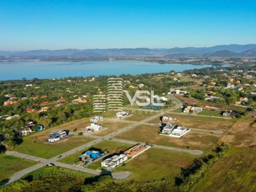 Foto 1 de Lote/Terreno à venda, 400m² em Praia do Rosa, Garopaba