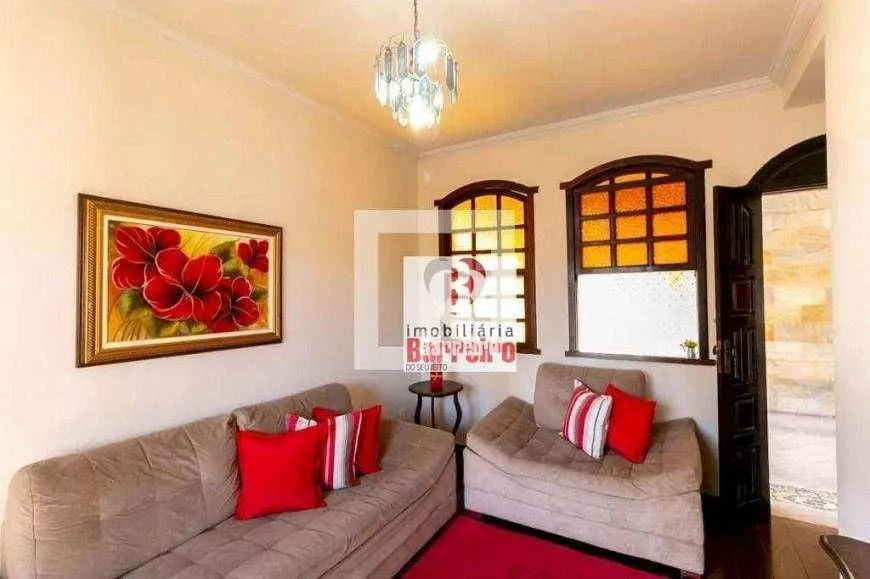 Foto 1 de Casa com 4 Quartos à venda, 302m² em Conjunto Ademar Maldonado, Belo Horizonte