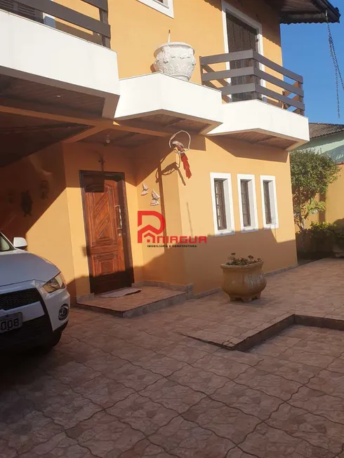 Foto 1 de Sobrado com 4 Quartos à venda, 350m² em Canto do Forte, Praia Grande