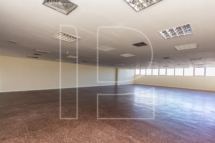 Foto 1 de Sala Comercial para alugar, 210m² em Navegantes, Porto Alegre