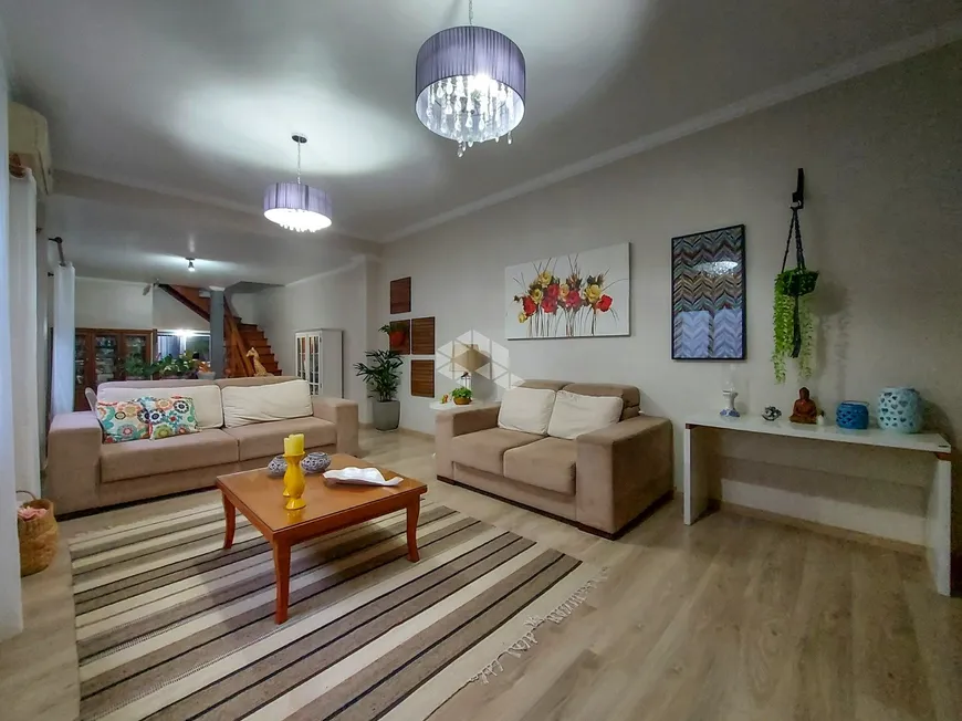 Foto 1 de Casa com 5 Quartos à venda, 250m² em São João, Porto Alegre